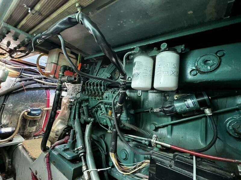 Leslie Ann 35ft Henriques Yacht For Sale