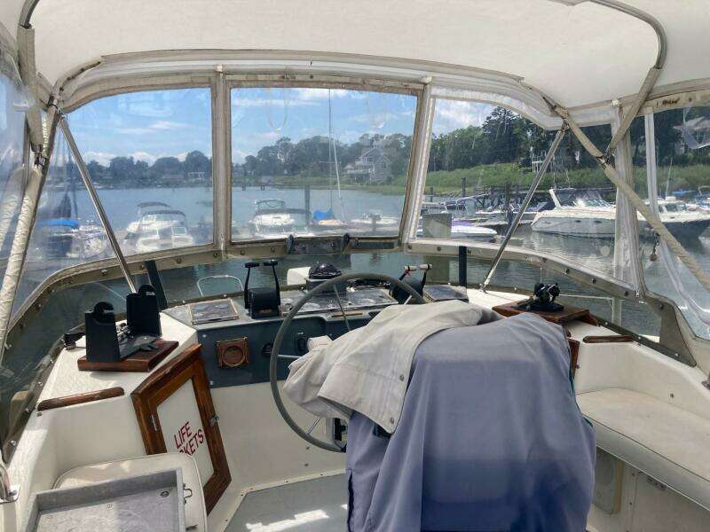 Leslie Ann 35ft Henriques Yacht For Sale