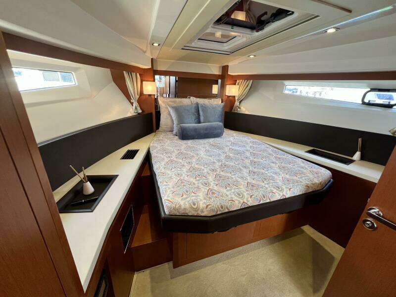 44ft Jeanneau Yacht For Sale