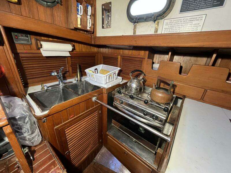 Sans Souci 37ft Tayana Yacht For Sale