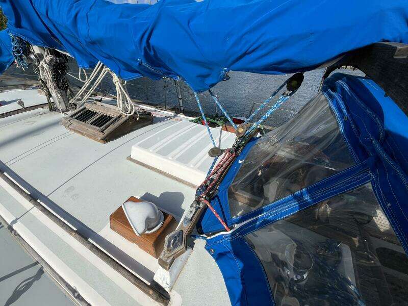 Sans Souci 37ft Tayana Yacht For Sale