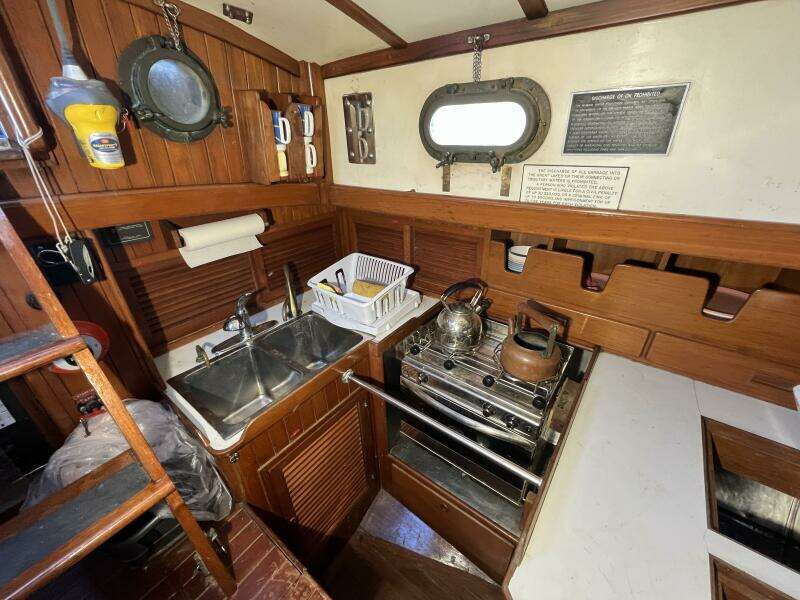 Sans Souci 37ft Tayana Yacht For Sale