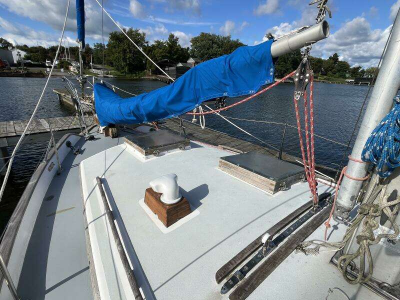 Sans Souci 37ft Tayana Yacht For Sale