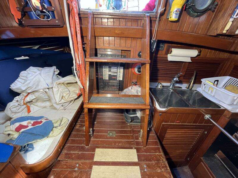 Sans Souci 37ft Tayana Yacht For Sale