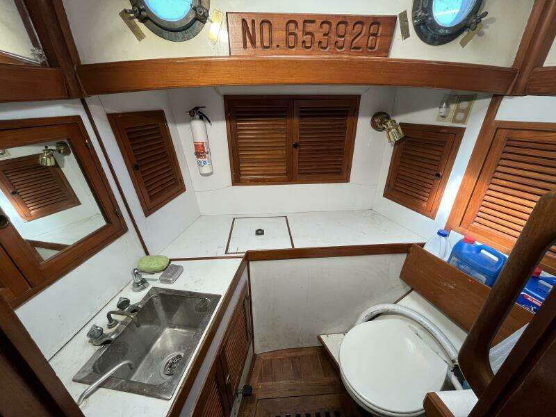 Sans Souci 37ft Tayana Yacht For Sale