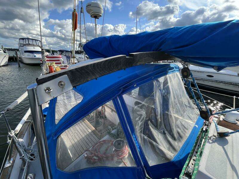 Sans Souci 37ft Tayana Yacht For Sale
