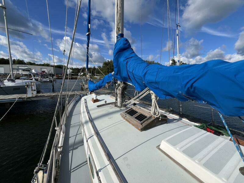 Sans Souci 37ft Tayana Yacht For Sale