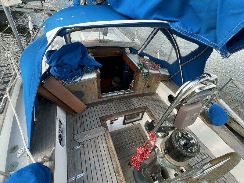 Sans Souci 37ft Tayana Yacht For Sale