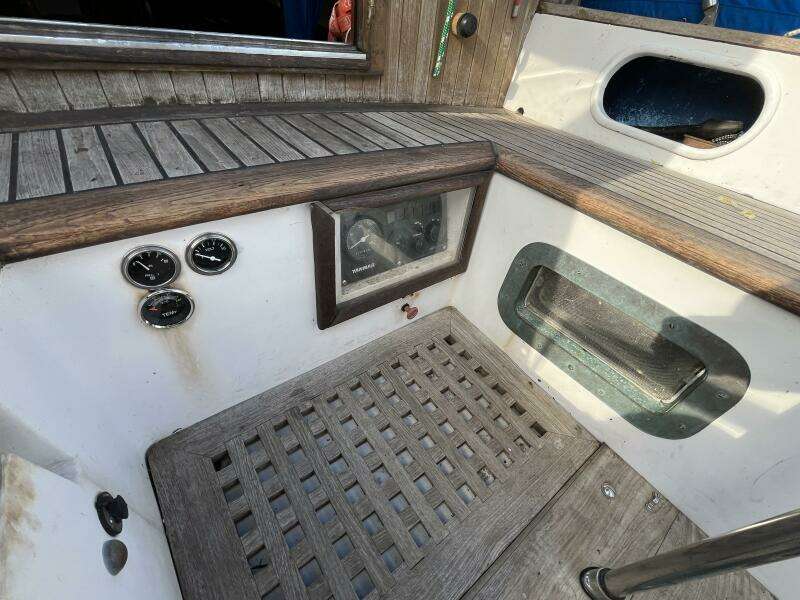 Sans Souci 37ft Tayana Yacht For Sale
