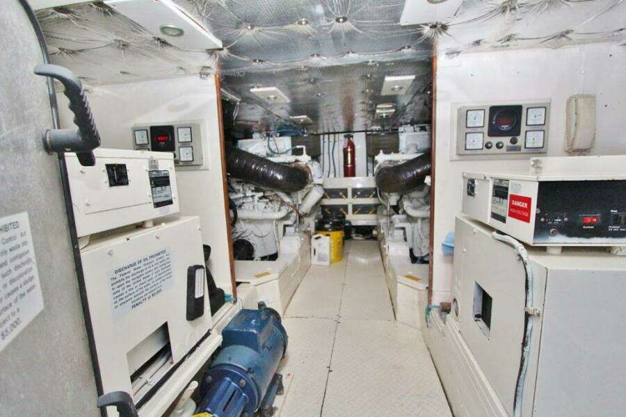 SLAINTE 53ft Tollycraft Yacht For Sale