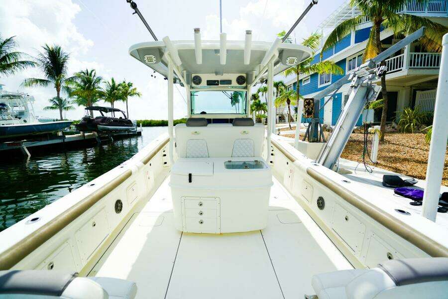 COMPLETE LUNASEA 32ft World Cat Yacht For Sale