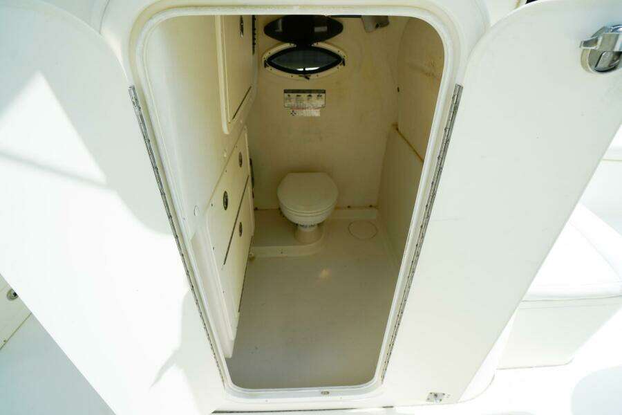 COMPLETE LUNASEA 32ft World Cat Yacht For Sale
