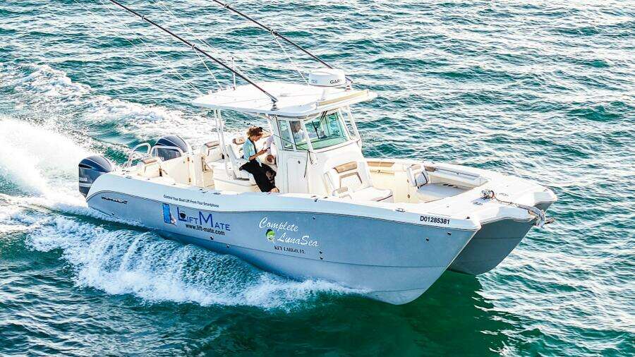 COMPLETE LUNASEA 32ft World Cat Yacht For Sale