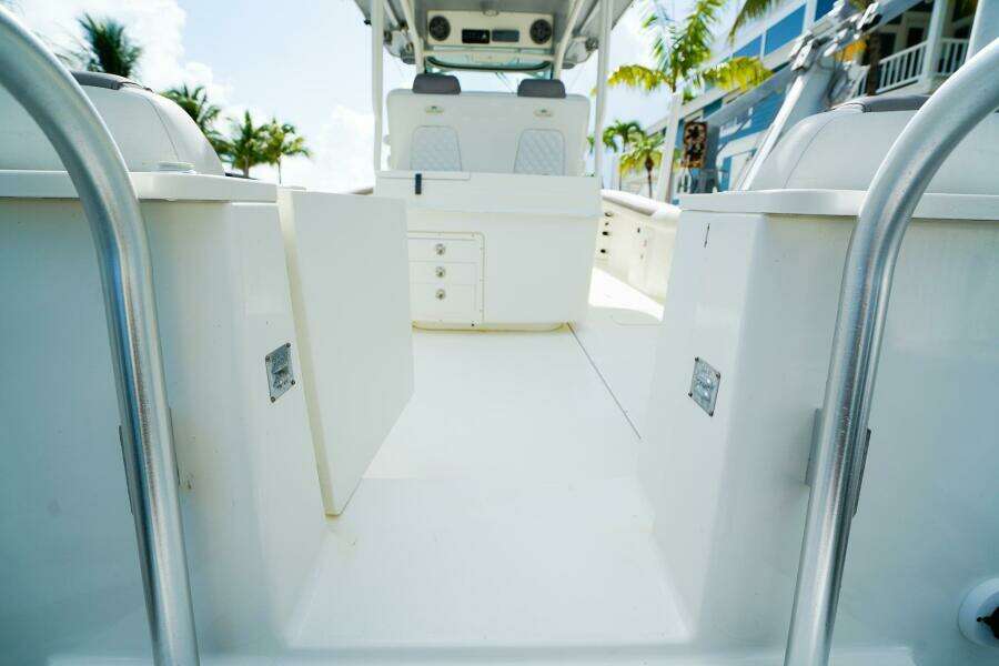 COMPLETE LUNASEA 32ft World Cat Yacht For Sale