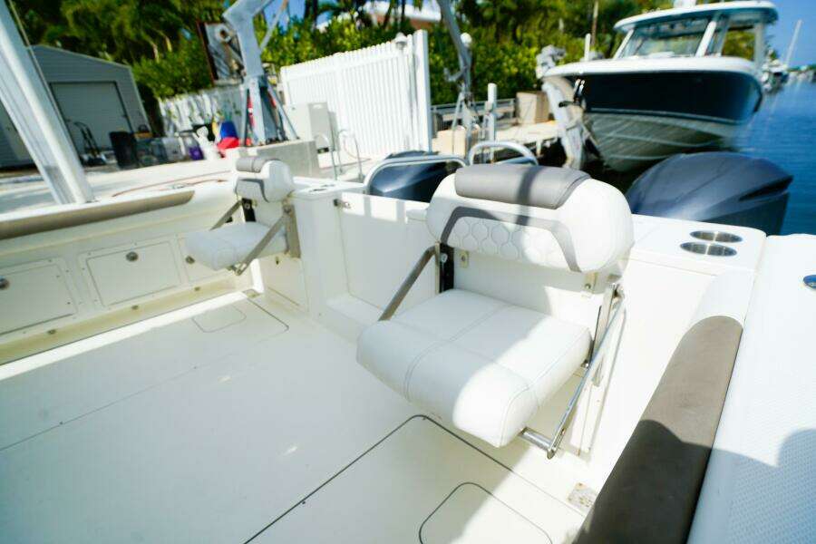 COMPLETE LUNASEA 32ft World Cat Yacht For Sale