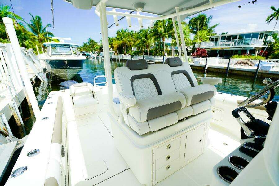COMPLETE LUNASEA 32ft World Cat Yacht For Sale