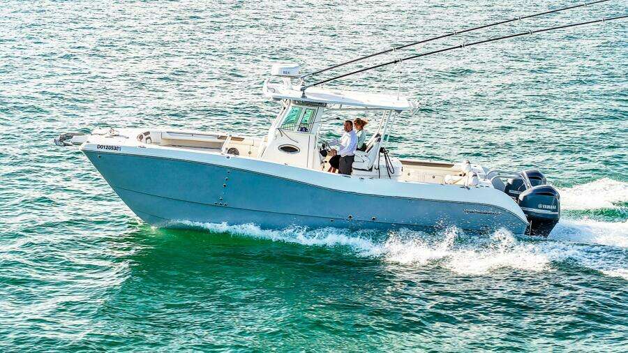 COMPLETE LUNASEA 32ft World Cat Yacht For Sale