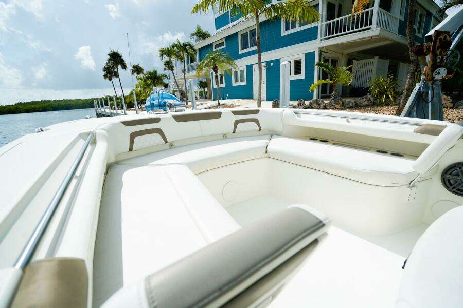 COMPLETE LUNASEA 32ft World Cat Yacht For Sale