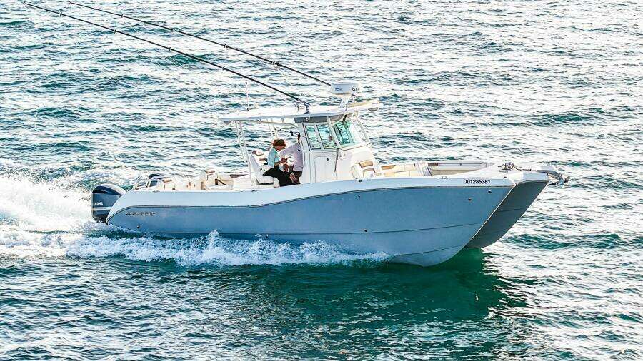 COMPLETE LUNASEA 32ft World Cat Yacht For Sale