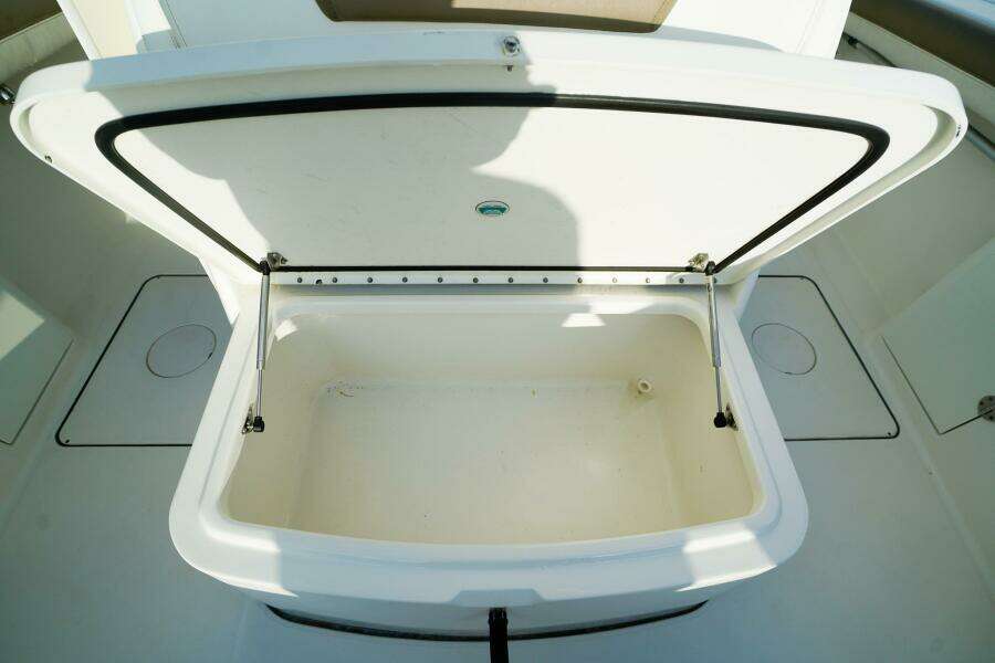 COMPLETE LUNASEA 32ft World Cat Yacht For Sale