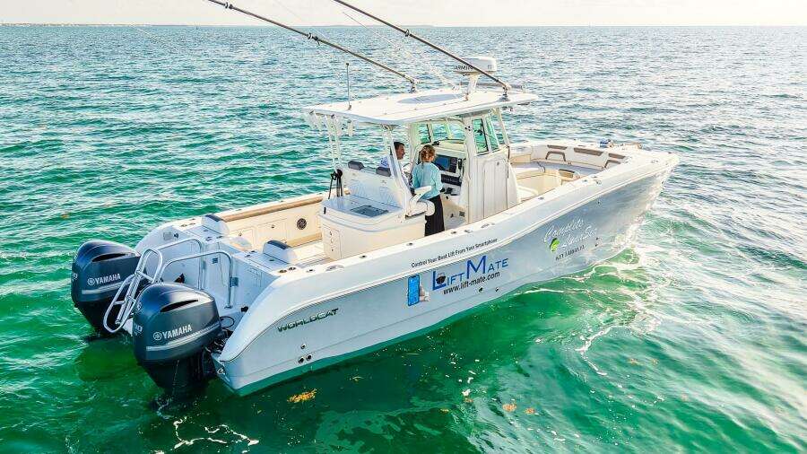 COMPLETE LUNASEA 32ft World Cat Yacht For Sale