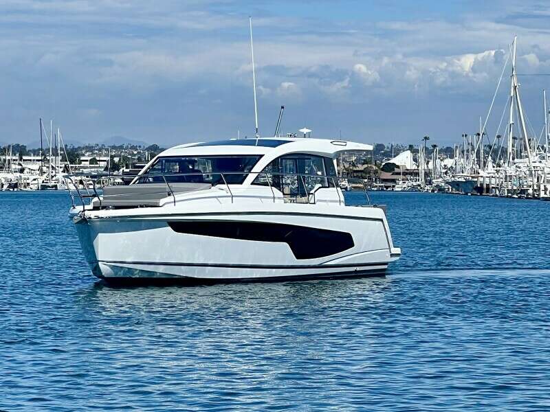 33ft Sealine Yacht For Sale