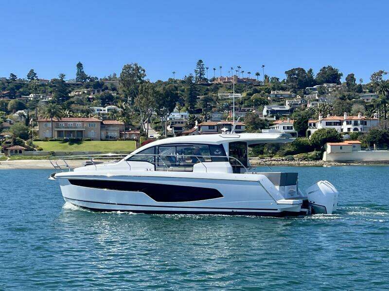 33ft Sealine Yacht For Sale