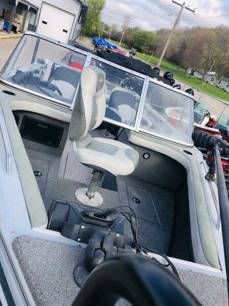 22ft Lund Yacht For Sale