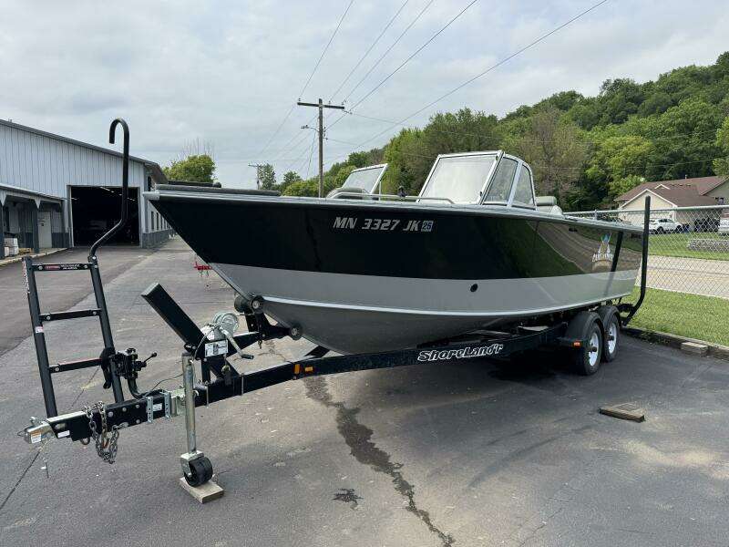 22ft Lund Yacht For Sale