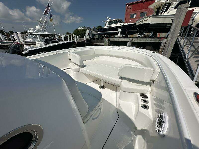 Dawn s Boyz 28ft Edgewater Yacht For Sale