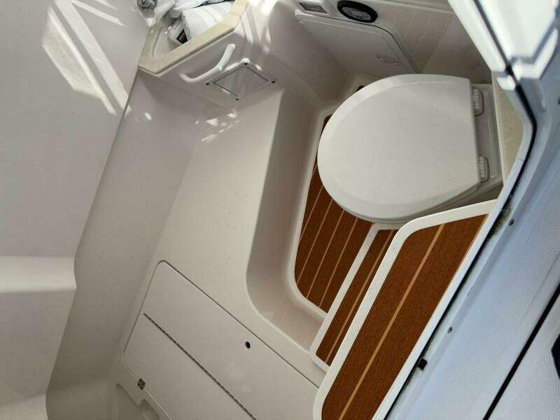 Dawn s Boyz 28ft Edgewater Yacht For Sale