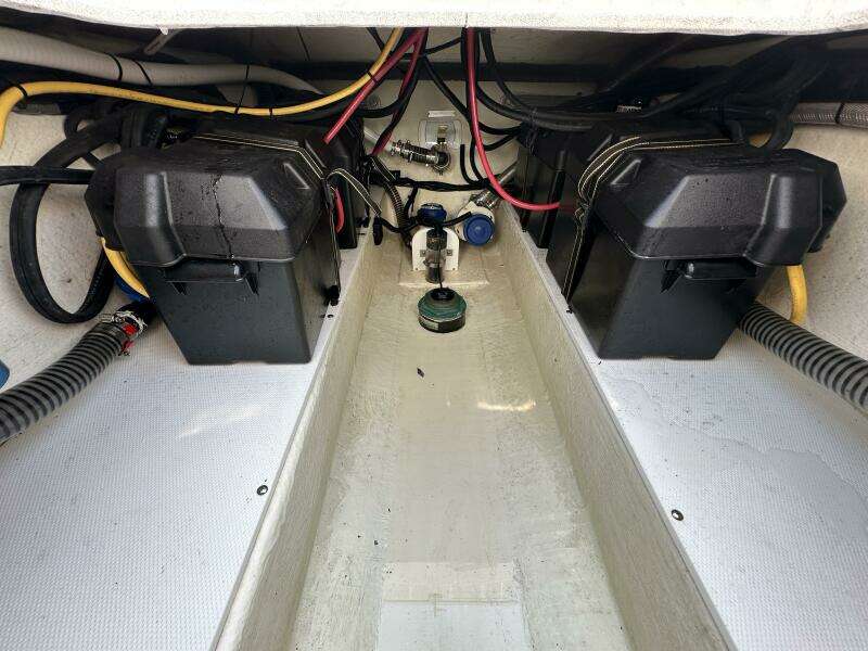 Dawn s Boyz 28ft Edgewater Yacht For Sale