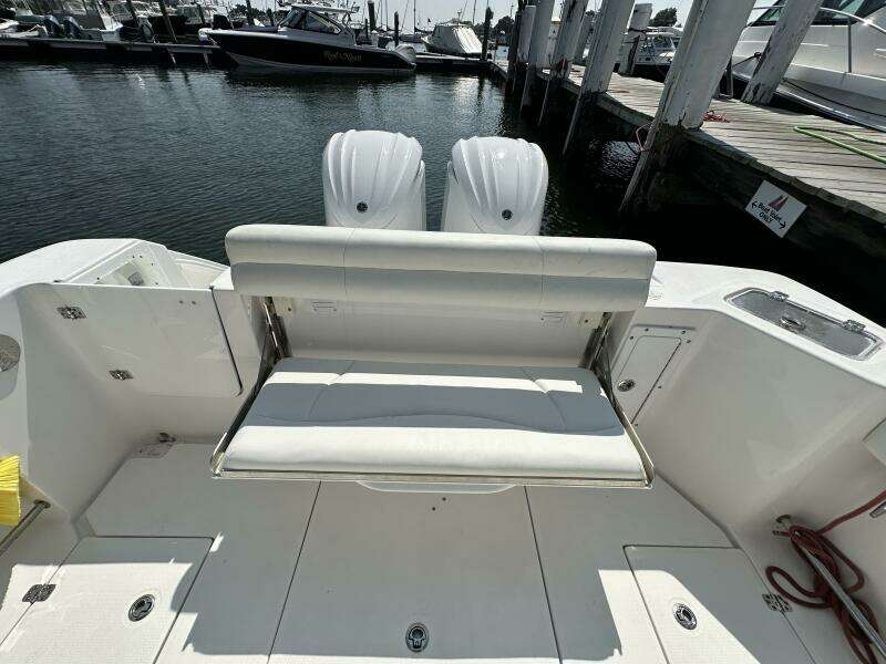 Dawn s Boyz 28ft Edgewater Yacht For Sale