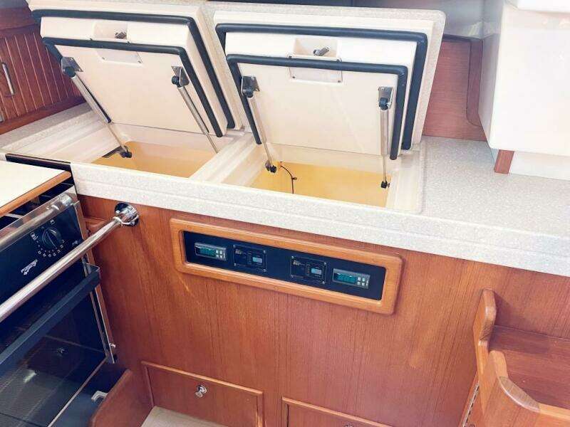 Rocinante 37ft Island Packet Yacht For Sale