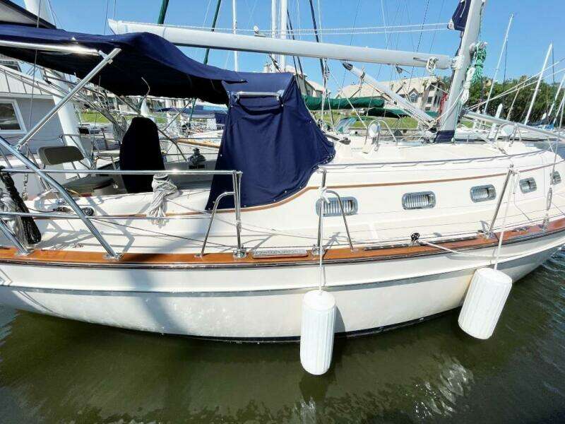 Rocinante 37ft Island Packet Yacht For Sale