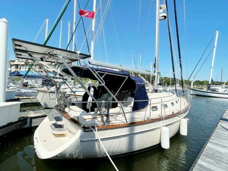 Rocinante 37ft Island Packet Yacht For Sale