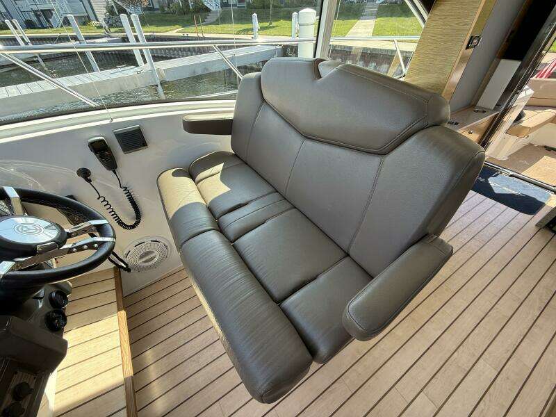 Livin  La Vitta 2 45ft Cruisers Yachts Yacht For Sale