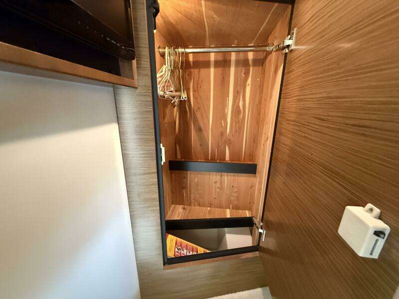Livin  La Vitta 2 45ft Cruisers Yachts Yacht For Sale