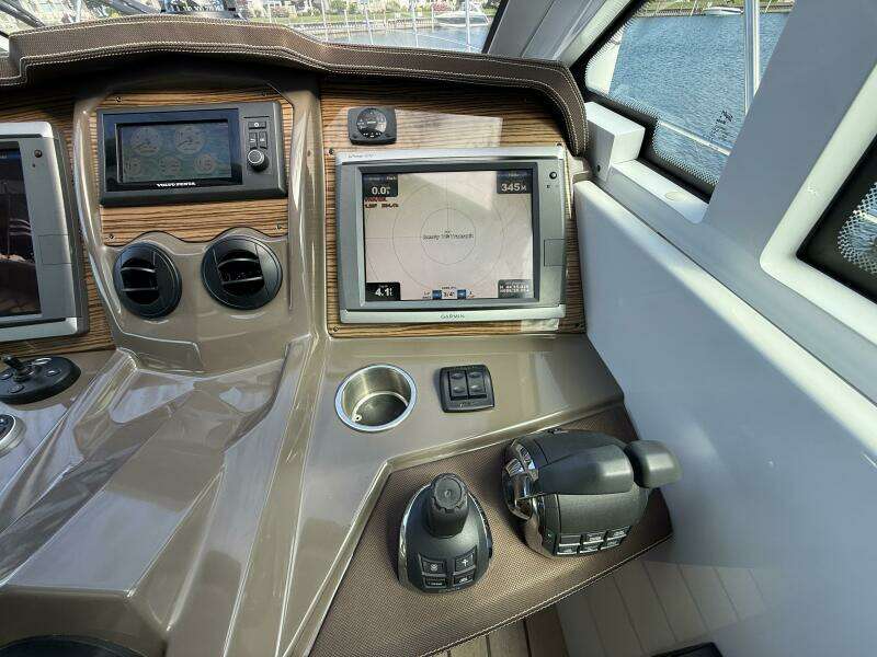 Livin  La Vitta 2 45ft Cruisers Yachts Yacht For Sale
