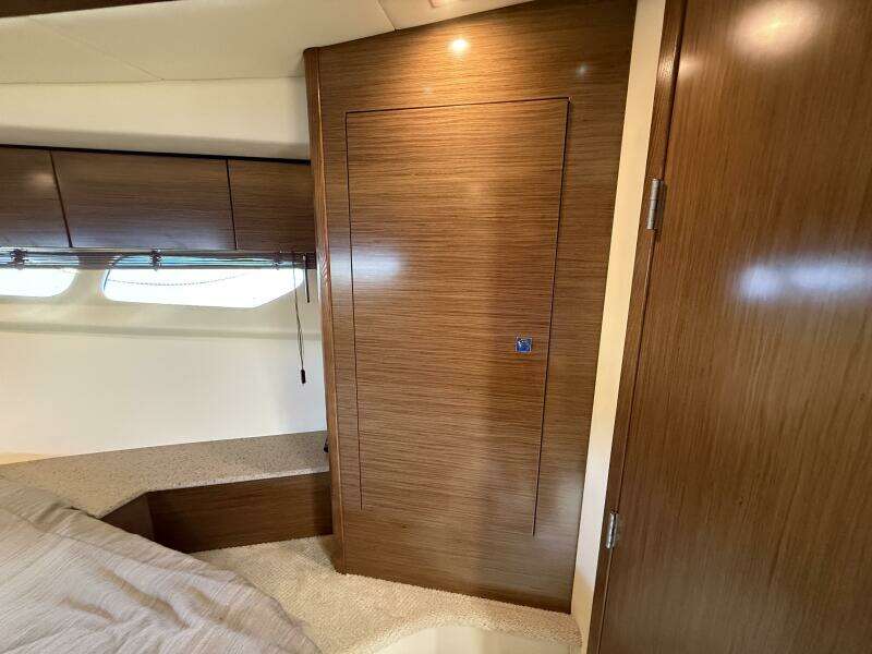 Livin  La Vitta 2 45ft Cruisers Yachts Yacht For Sale