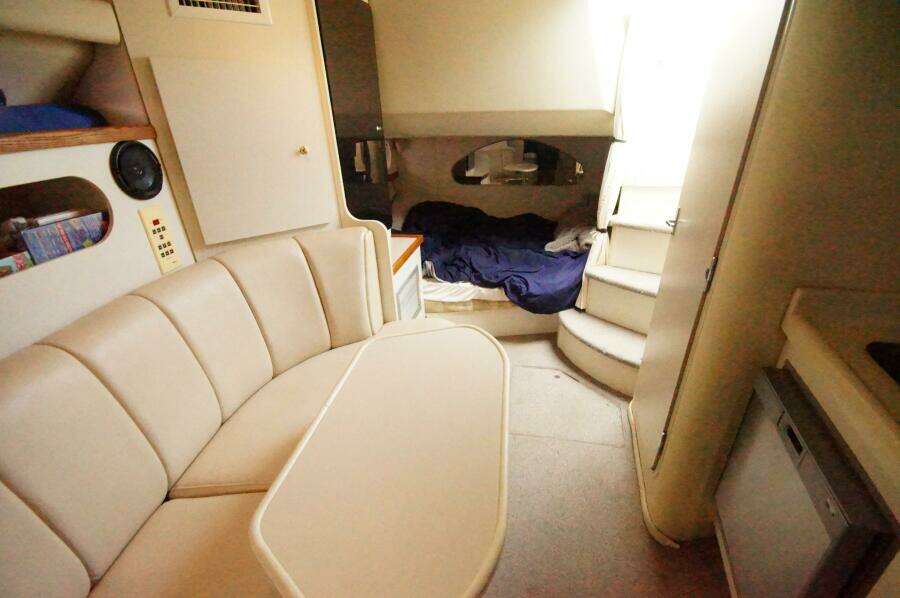 30ft Cruisers Yachts Yacht For Sale