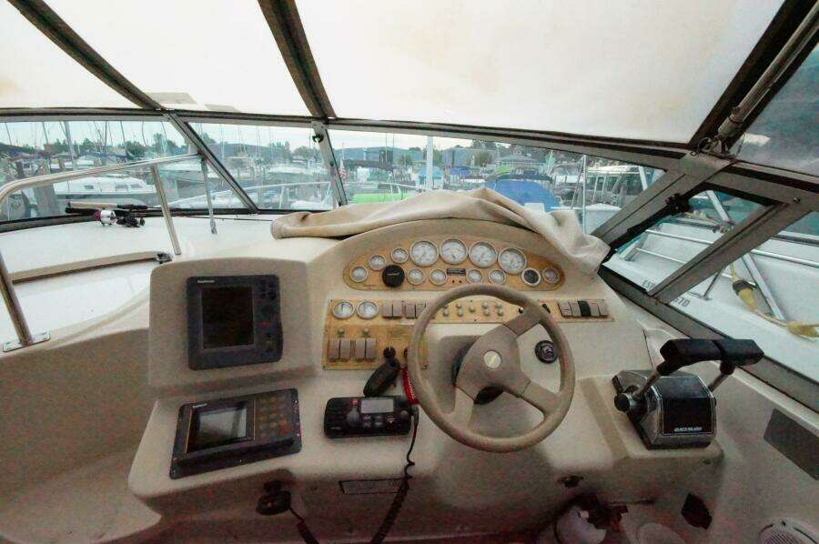 30ft Cruisers Yachts Yacht For Sale