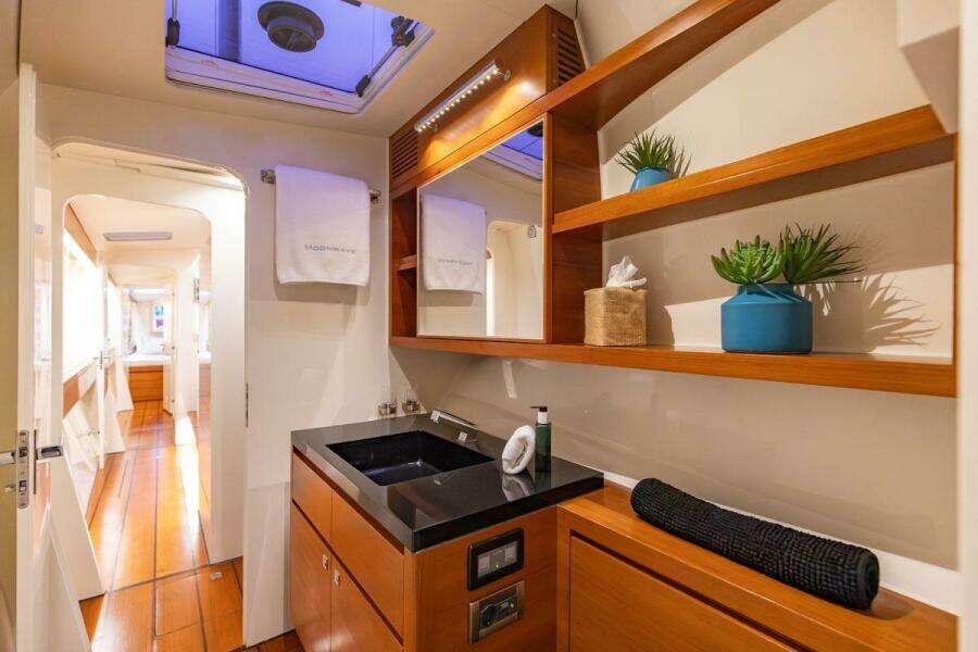 Owners Head Looking Aft