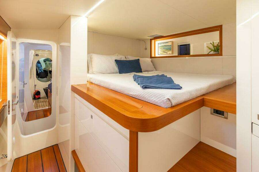 Port Mid Cabin