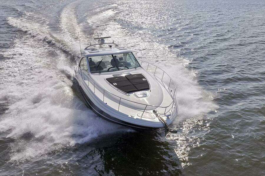 2008 Sea Ray 48 Sundancer underway