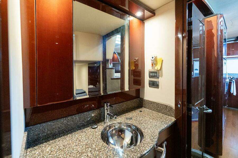 Guest vanity sink/mirror