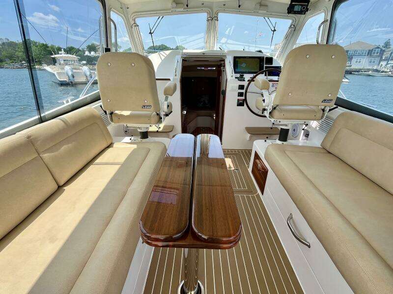 Waterlee 35ft MJM Yacht For Sale