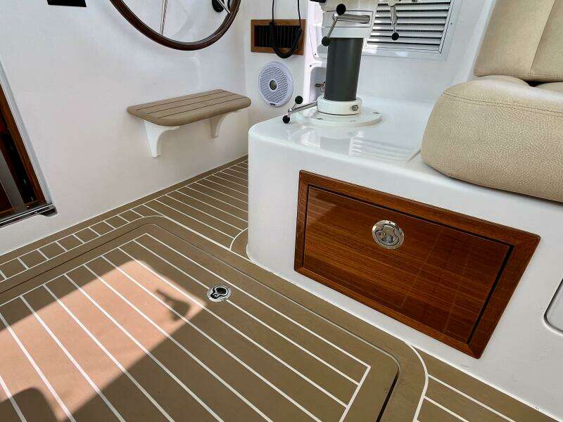 Waterlee 35ft MJM Yacht For Sale