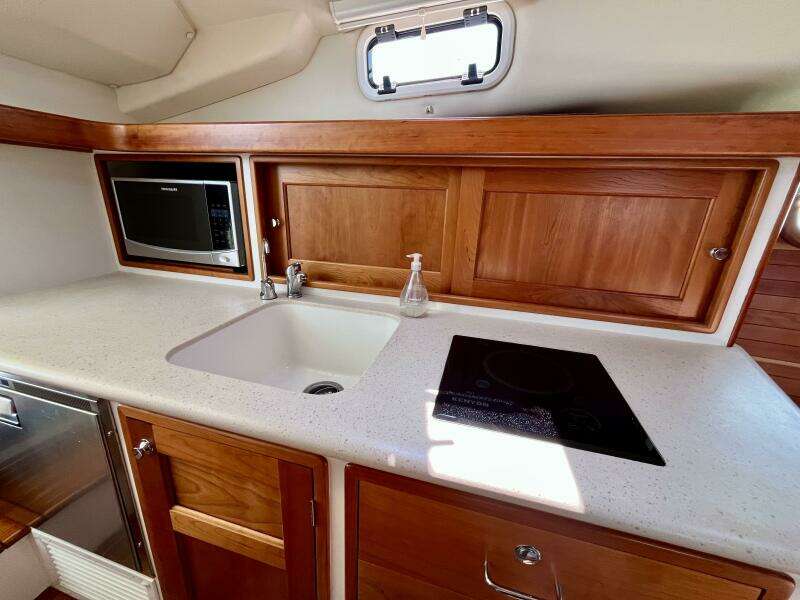 Waterlee 35ft MJM Yacht For Sale