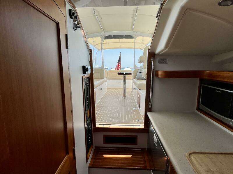 Waterlee 35ft MJM Yacht For Sale